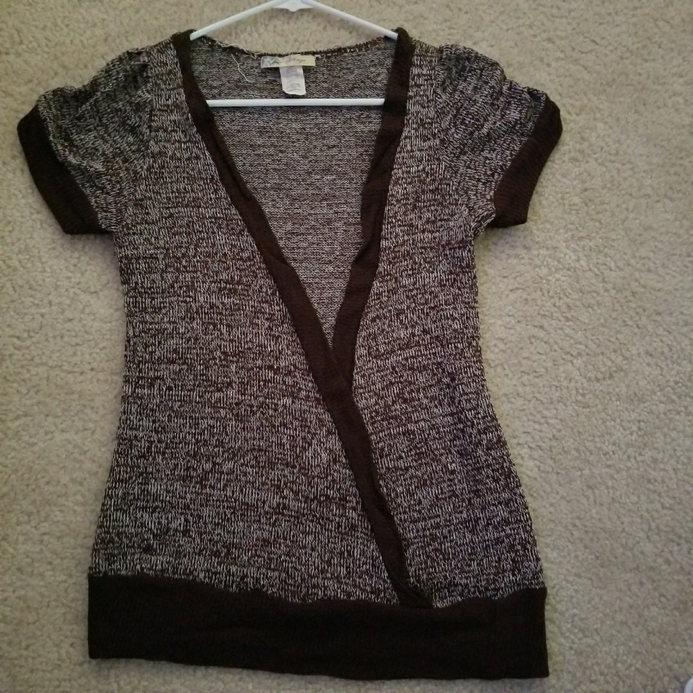 Beiza short sleeve sweater
